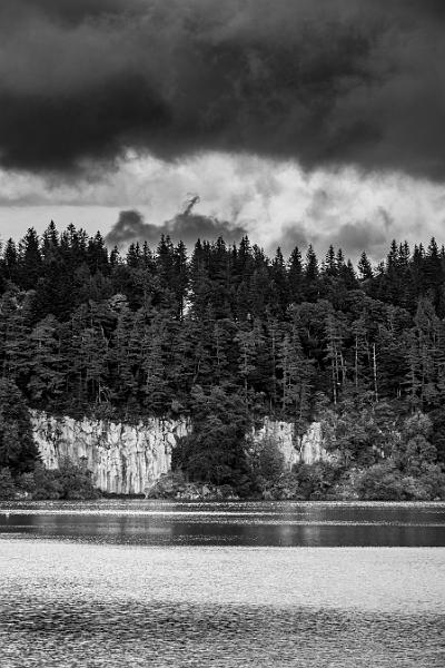 2018_08_09_Auvergne  (0012_black).jpg - Lac Pavin, Auvergne (Aout 2018)